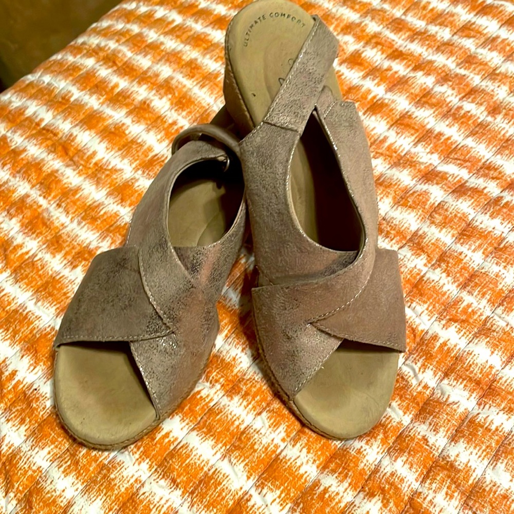 Clarks gold metallic